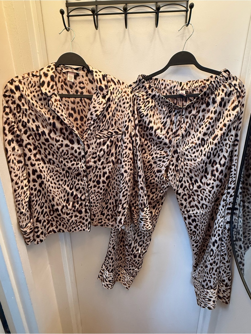 NWOT Victorias Secret Satin Pajama Set Size small